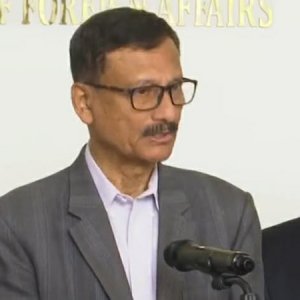 শেখ হাসিনাকে ফেরত না দিলে কিছু করার নেই: পররাষ্ট্র উপদেষ্টা