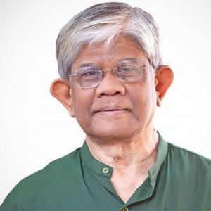 পুলিশের সহায়তায় সচিবালয় ছাড়লেন অর্থ উপদেষ্টা