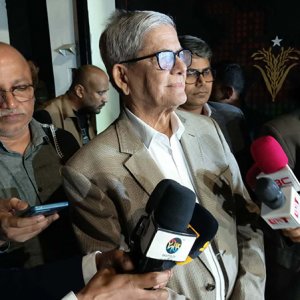 দেশ কাঙ্ক্ষিত গণতন্ত্রের দিকে যাত্রা শুরু করেছে: মির্জা ফখরুল