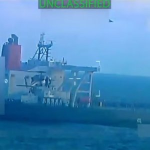 ঝুঁকিতে মার্কিন নিষেধাজ্ঞায় থাকা ভেনেজুয়েলার ৩০টি জাহাজ