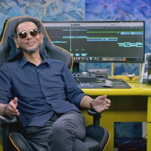 নিজেকে ফিরে দেখলেন সুমন