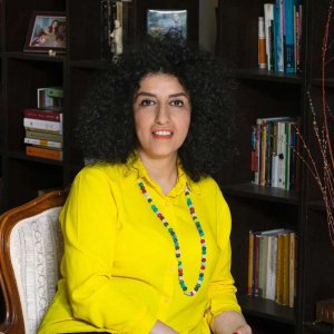 ইরানে নোবেল বিজয়ী নার্গিস মোহাম্মদিকে ‘হামলা’ করে গ্রেফতার