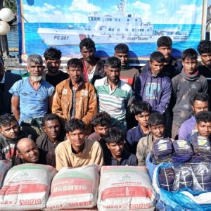 মিয়ানমারে পাচার করা হচ্ছিল সিমেন্ট ও লুঙ্গিসহ, আটক ২২