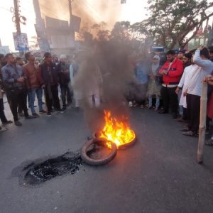 ভারতের র আমার ভাইকে বাঁচতে দেবে না: হাদির বোন