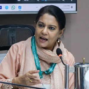 মানুষের মৌলিক চাহিদা পূরণে উন্নয়ন দৃষ্টি দিতে হবে: পরিবেশ উপদেষ্টা 