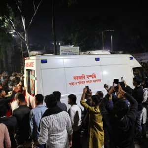 এভার কেয়ারে খালেদা  জিয়া  ও হাদির খোঁজ নিলেন মির্জা ফখরুল