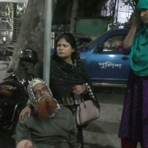 বাবার সামনে ছেলেকে ছুরিকাঘাত, হাসপাতালে নিয়েও বাঁচাতে পারলেন না বাবার সামনে ছেলেকে ছুরিকাঘাত, হাসপাতালে নিয়েও বাঁচাতে পারলেন না