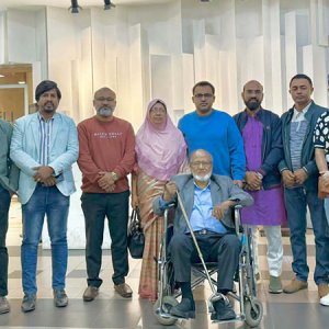 চেকাপ করাতে সিঙ্গাপুরে মোশাররফ হোসেন