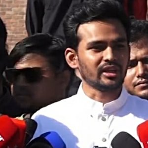 একাত্তরের মতোই দেশকে মেধাশূন্য করার চেষ্টা চলছে: আসিফ মাহমুদ