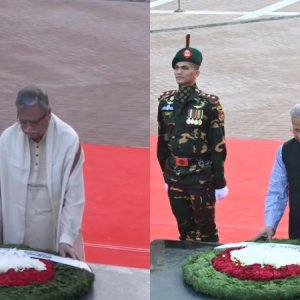 শহীদ বুদ্ধিজীবীদের প্রতি রাষ্ট্রপতি ও প্রধান উপদেষ্টার শ্রদ্ধা