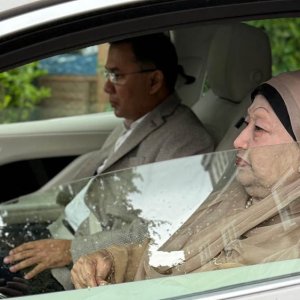 খালেদা জিয়ার স্বাস্থ্যের ওপর নির্ভর করছে তারেকের স্বদেশ প্রত্যাবর্তনের আয়োজন