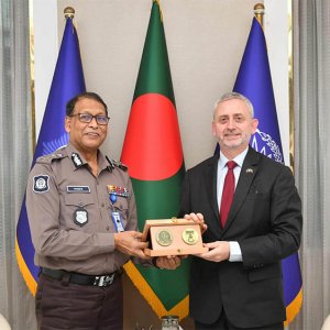 নির্বাচন ও আইন-শৃঙ্খলা পরিস্থিতি নিয়ে আইজিপি-ইইউ রাষ্ট্রদূতের বৈঠক