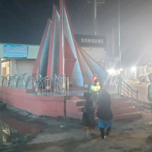 ১৯৭৩ সালে নির্মিত স্মৃতিসৌধে শ্রদ্ধা জানাচ্ছে না প্রশাসন, বানানো হয়েছে নতুন একটি