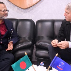 ঢাবি উপাচার্যের সঙ্গে অস্ট্রেলিয়ার অধ্যাপকের সাক্ষাৎ