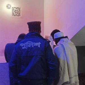 কুয়াকাটায় আবাসিক হোটেল থেকে নারী পর্যটকের লাশ উদ্ধার কুয়াকাটায় আবাসিক হোটেল থেকে নারী পর্যটকের লাশ উদ্ধার