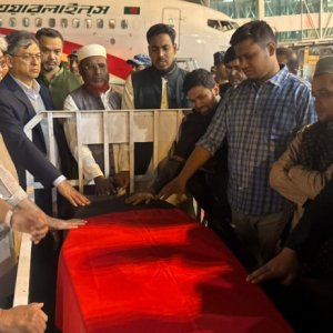 ঢাকায় পৌঁছেছে ওসমান হাদির মরদেহ