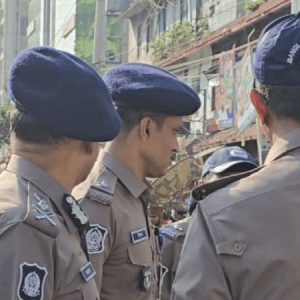 ধ্বংসস্তূপে পরিণত প্রথম আলোর ভবন পরিদর্শন করলেন আইজিপি