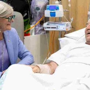 বন্ডাই বিচের ‘নায়ক’ আহমেদ পেলেন অনুদানের ১৬ লাখ ডলার