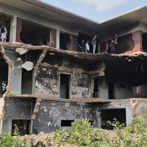 ধানমন্ডি ৩২ নম্বরে আবারও ভাঙচুর