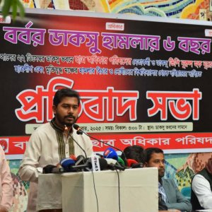 সরকারের গানম্যান প্রত্যাখ্যান করলেন নুর