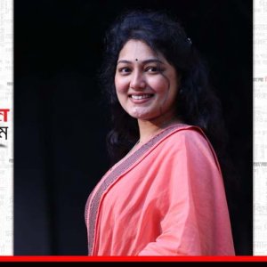 অদ্ভুত ‘মবে’র পিঠে চলছে দেশ 