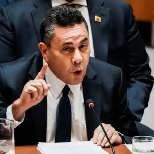 মার্কিন তেল ট্যাংকার জব্দকে ‘চরম চাঁদাবাজি’ আখ্যা ভেনেজুয়েলার