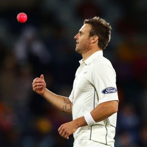 পাঁজরের চোটে শেষ পর্যন্ত অবসর নিলেন নিউজিল্যান্ড অলরাউন্ডার