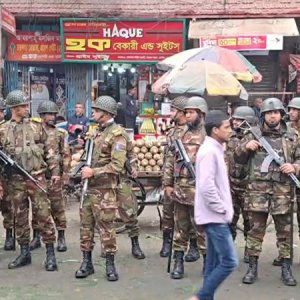 কাওরান বাজারে মানববন্ধন চলাকালে হামলা, সেনাবাহিনীর অবস্থান
