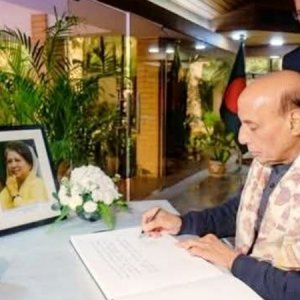 খালেদা জিয়ার প্রতি শ্রদ্ধা রাজনাথ সিংয়ের