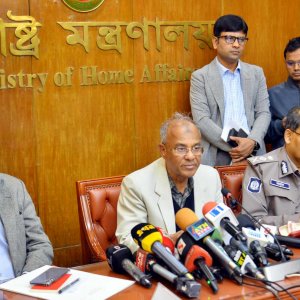 নির্বাচন বানচালের চেষ্টা হলে সর্বোচ্চ কঠোর ব্যবস্থা: স্বরাষ্ট্র উপদেষ্টা 