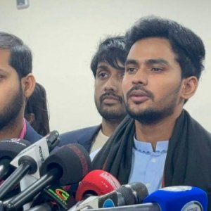 ইসির ওপর সম্পূর্ণ আস্থা রাখতে পারছি না: আসিফ