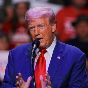 ভেনেজুয়েলার পর ট্রাম্পের নজরে কোন কোন দেশ?