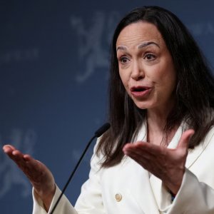 দ্রুত ভেনেজুয়েলা ফেরার ঘোষণা মাচাদোর, চান নির্বাচন