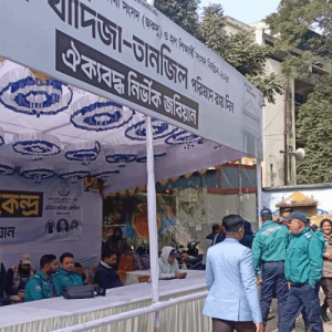 দুপুরের পর থেকেই নিরাপত্তা জোরদার, ভোট দেওয়া শিক্ষার্থীদের বের করে দেওয়া হচ্ছে