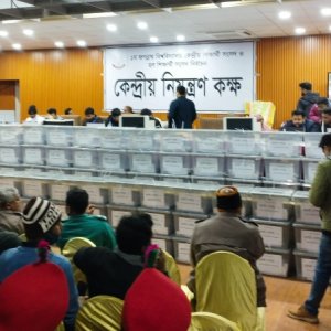 জকসু নির্বাচন: প্রথমে ম্যানুয়ালি, পরে মেশিনে ভোট গণনা