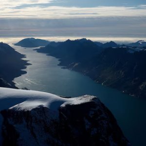 গ্রিনল্যান্ড দখলে সামরিক বিকল্পও বিবেচনা করছে যুক্তরাষ্ট্র