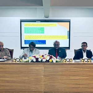 সরকারের ফ্যাসিস্ট হয়ে ওঠার পথ বন্ধ করতেই গণভোট:  আলী রীয়াজ 