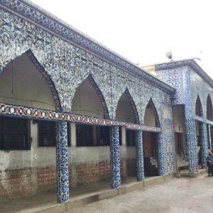 হাইকোর্ট মাজারের ওরসে পু‌লি‌শি বাধার অভিযোগ