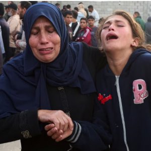 গাজায় একাধিক স্থানে  ইসরায়েলি হামলায় নিহত ১১