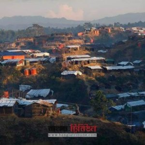 রোহিঙ্গা ক্যাম্পে দুই পক্ষের সংঘর্ষ, গুলিতে যুবক নিহত রোহিঙ্গা ক্যাম্পে দুই পক্ষের সংঘর্ষ, গুলিতে যুবক নিহত