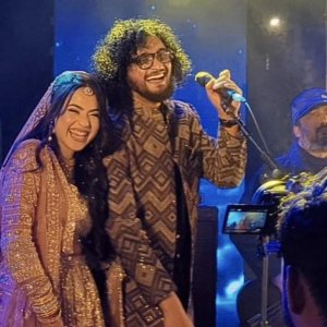 নিজের বিয়েতেও গাইলেন ‘শিরোনামহীন’ শেখ ইশতিয়াক!