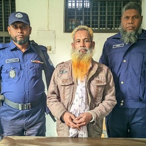 বিষাক্ত স্পিরিট পান করে ২ জনের মৃত্যু, মাদক ব্যবসায়ী গ্রেফতার