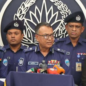 রাউজান-রাঙ্গুনিয়ায় রাতের আঁধারে বসতঘরে অগ্নিসংযোগ ছিল পরিকল্পিত, গ্রেফতার ৭ রাউজান-রাঙ্গুনিয়ায় রাতের আঁধারে বসতঘরে অগ্নিসংযোগ ছিল পরিকল্পিত, গ্রেফতার ৭