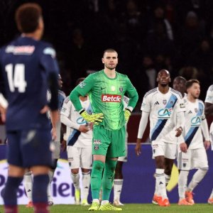 প্রতিবেশীর কাছে পরাজয়কে ‘মুখে চপেটাঘাত’ হিসেবে দেখছে পিএসজি 