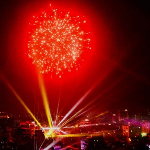 সাকরাইনের রঙিন আলোয় মেতেছে পুরান ঢাকা