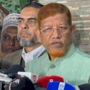 প্রধান উপদেষ্টার ‘হ্যাঁ’ এর পক্ষে ভোট দেওয়ার তৎপরতা ইসিকে বন্ধ করতে হবে: আজাদ