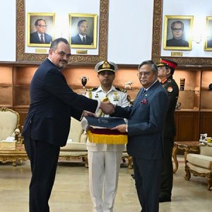 রাষ্ট্রপতির কাছে যুক্তরাষ্ট্রের রাষ্ট্রদূতের পরিচয়পত্র পেশ
