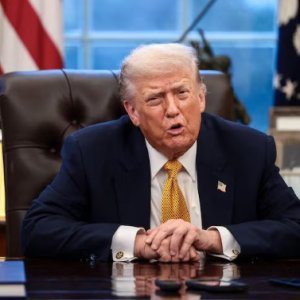 ইরানে বিক্ষোভকারীদের হত্যা কমছে বলে দাবি ট্রাম্পের