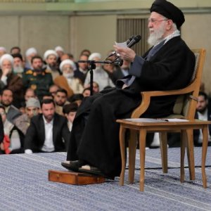 ইরানের চলমান সহিংস বিক্ষোভের জন্য ট্রাম্পকে দায়ী করেছেন খামেনি