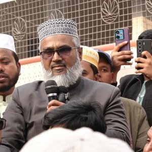 প্রতিবাদ সমাবেশে বক্তব্য দেওয়ার সময় জেলা জামায়াত আমিরের মৃত্যু